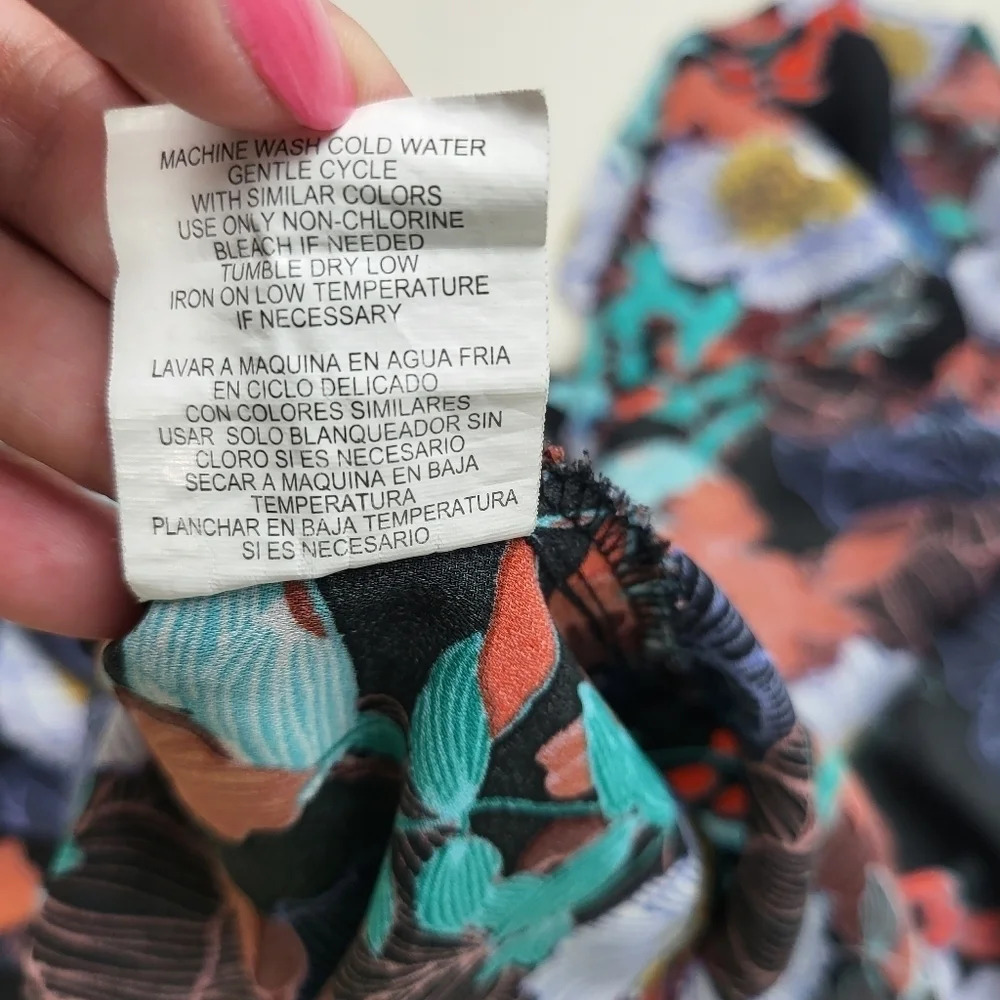 Lily White Floral Knotted Back Bell Sleeve Top Sz M - Picture 11 of 13